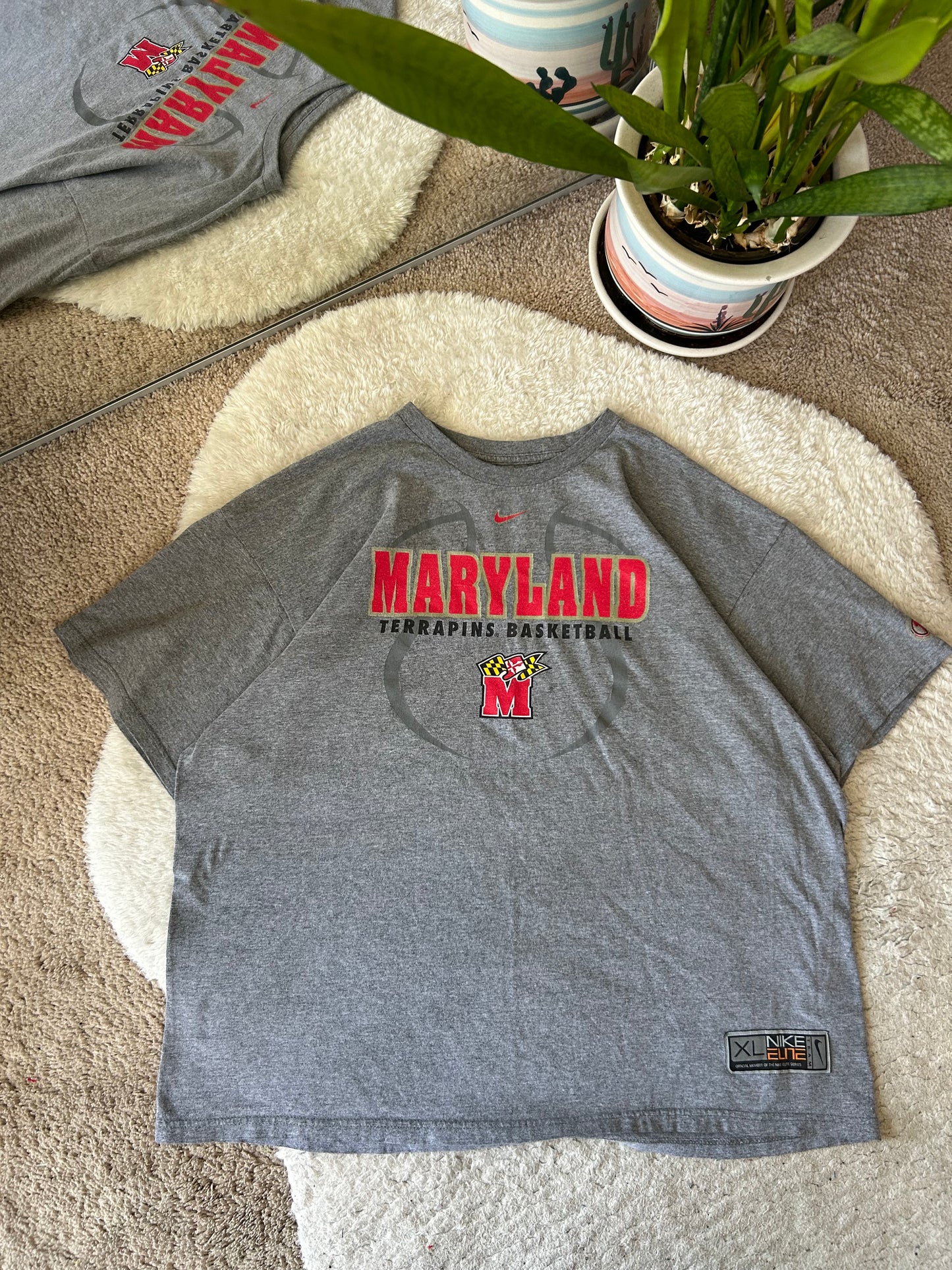 Vintage Grey UMD ✔️ Basketball tee