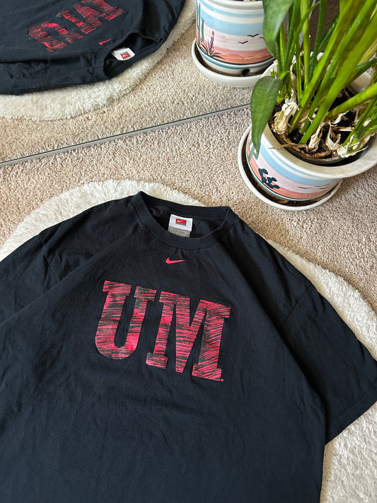 Vintage UMD ✔️ Turtle tee
