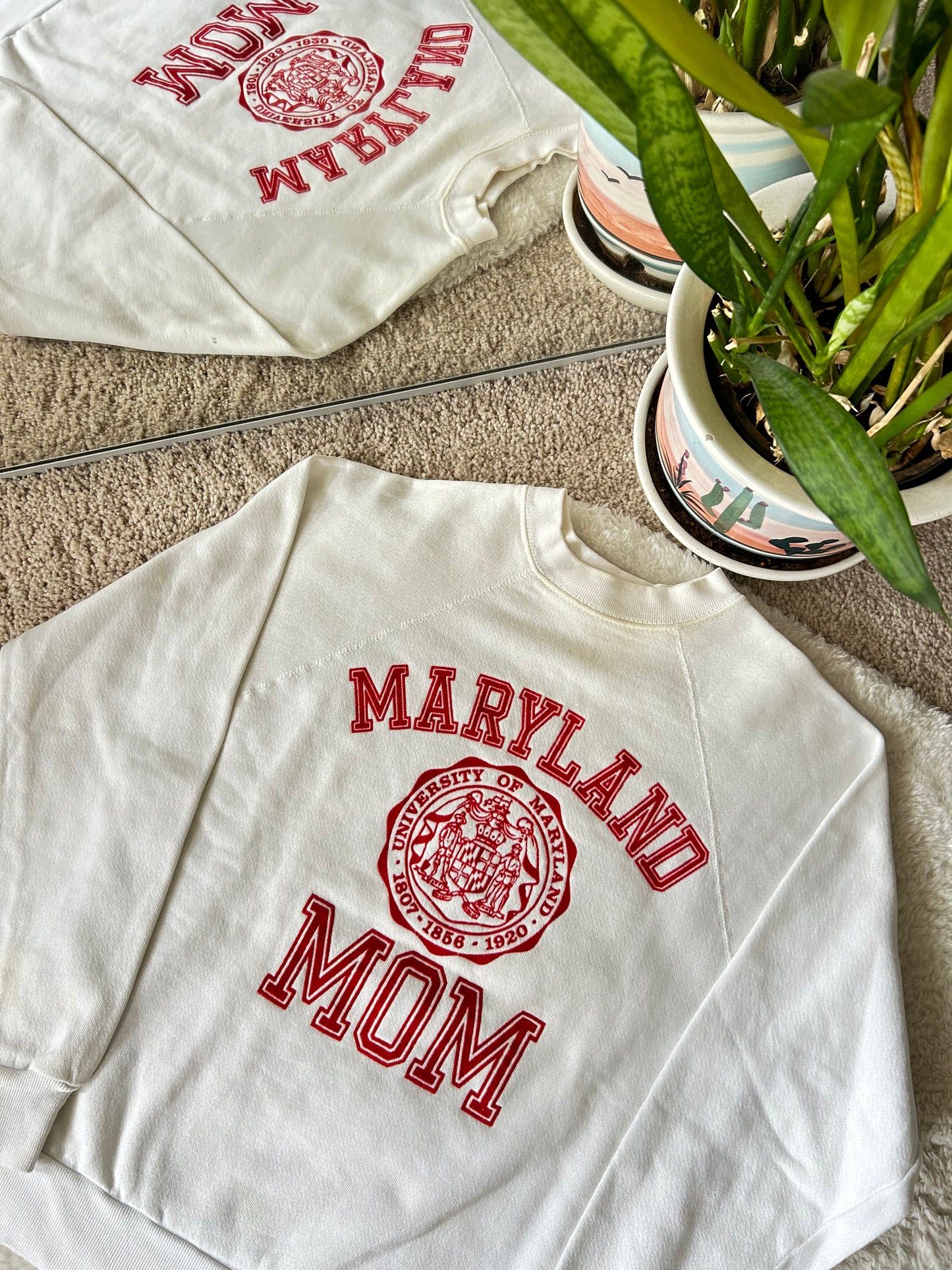 80s UMD MOM Crest Sweater