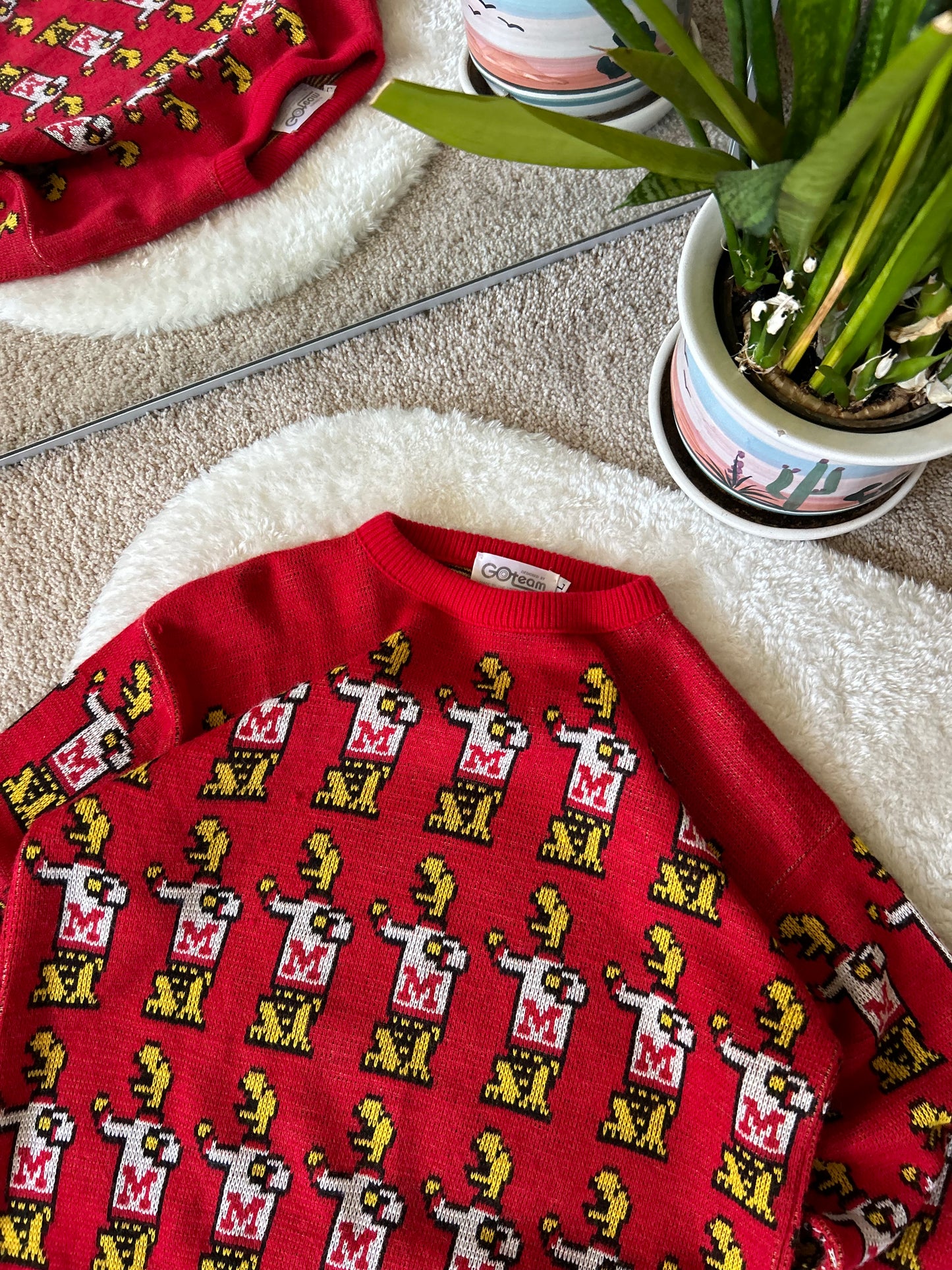 1986 UMD Mascot Sweater
