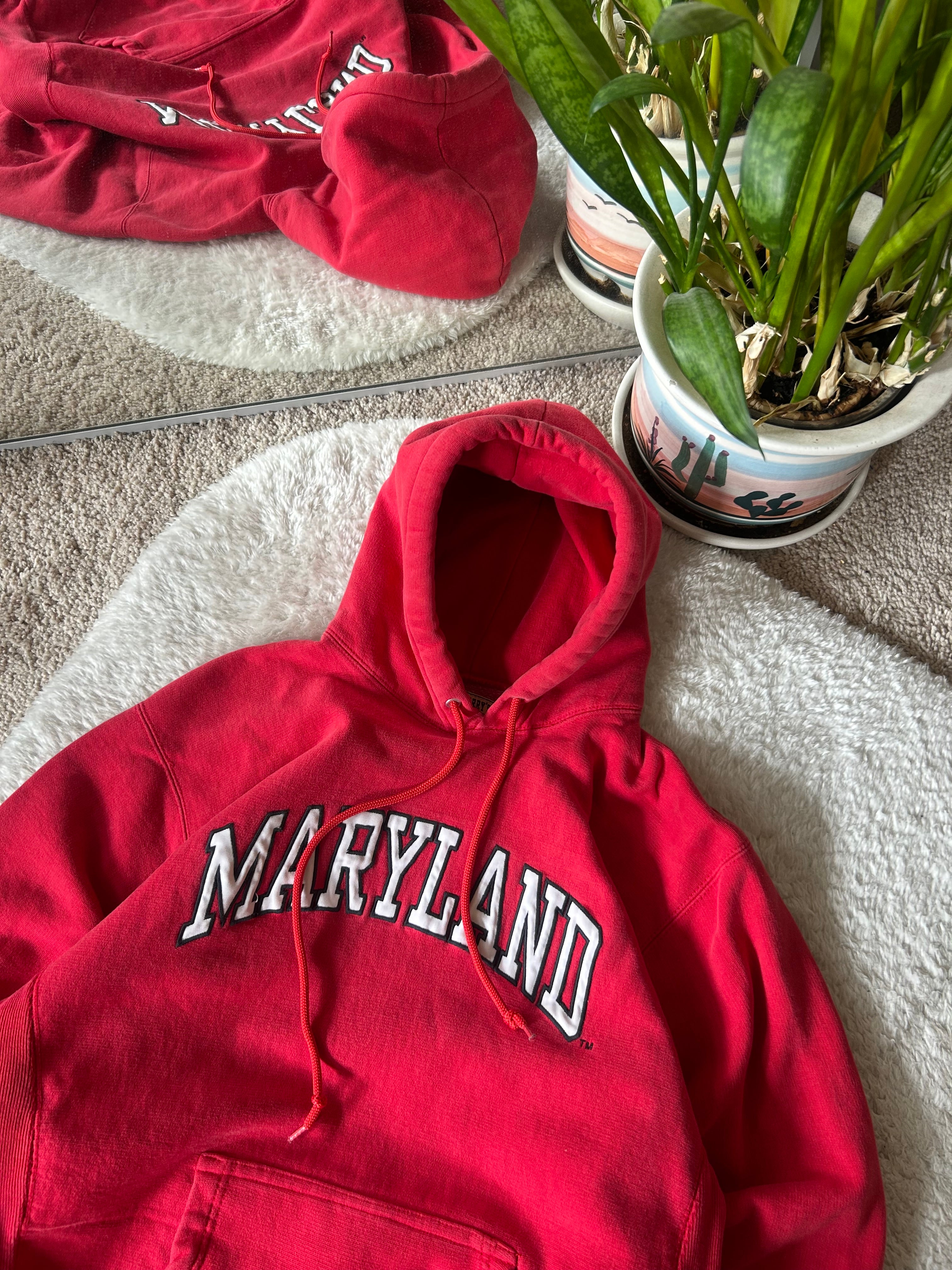 Sweaters & Hoodies – UMDvintage